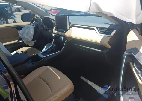 2023 Toyota Rav4 Xle Premium z USA, uszkodzony, nr VIN 2T3A1RFV0PW393089